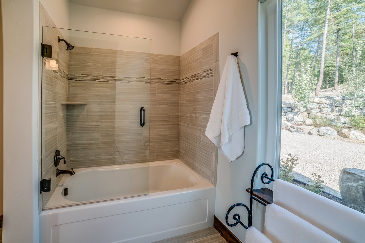 Shower & Tub Repair in Waipio